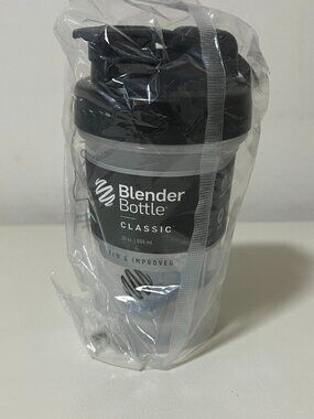 BlenderBottle Classic Shaker Bottle 20 oz Black Clear Protein Shaker New